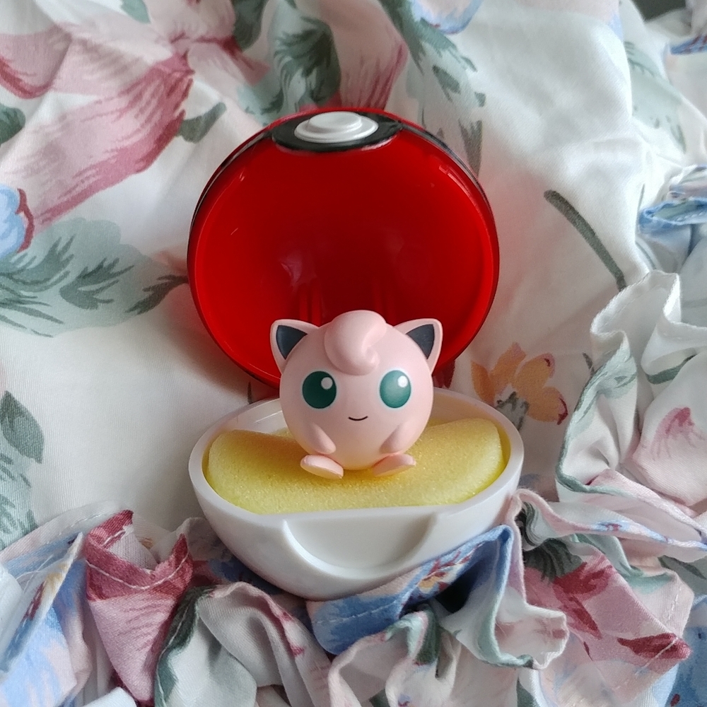 Pokemon Jigglypuff vinyl ring with pokeball